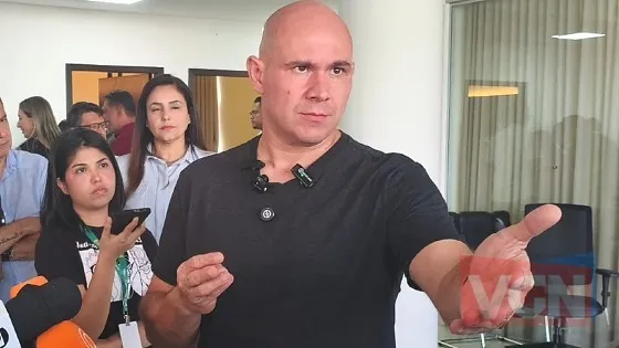 Abilio Brunini aponta suposta irregularidade de R$ 80 milhões na Educação Abilio fala em irregularidade grave na compra de material didático