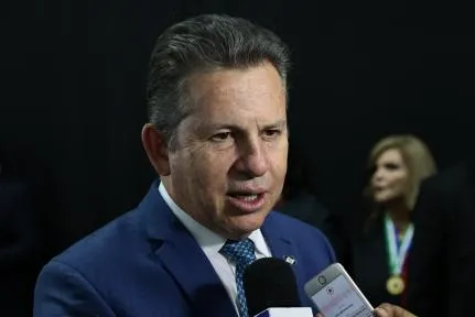 Mauro Mendes culpa 'leis' por arquivamento de 'caso paletó'