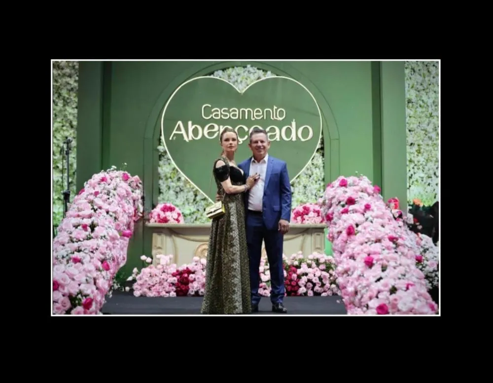 Primeira-dama de MT e governador comemoram a união de centenas de casais na 3ª edição do Casamento Abençoado