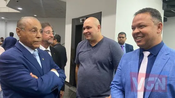 Júlio Campos tem conversa amistosa com Abilio e Cláudio Ferreira Abilio e Júlio também comentaram sobre a eleição em Várzea Grande, que elegeu Flávia Moretti (PL) com 68.760 votos