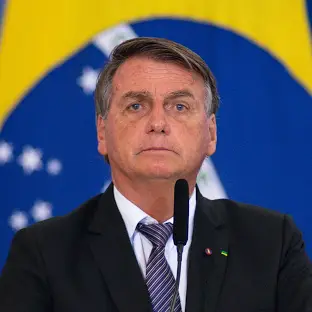 Bolsonaro parabeniza Trump com mensagem em inglês e texto bíblico: ‘Obrigado meu Deus’
