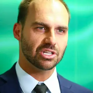 Eduardo Bolsonaro acompanha apuração na casa de Trump: ‘Honra estar aqui’